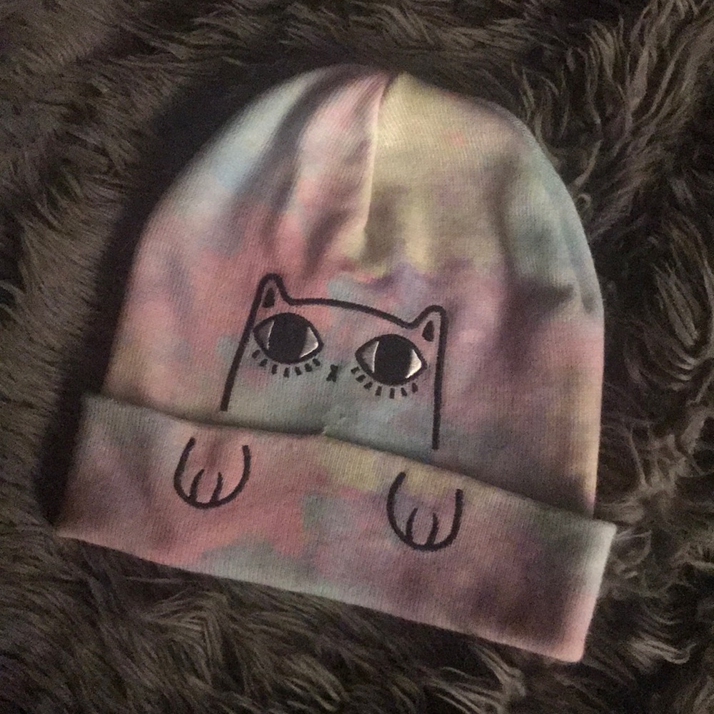 Pastel watercolor beanie with cat